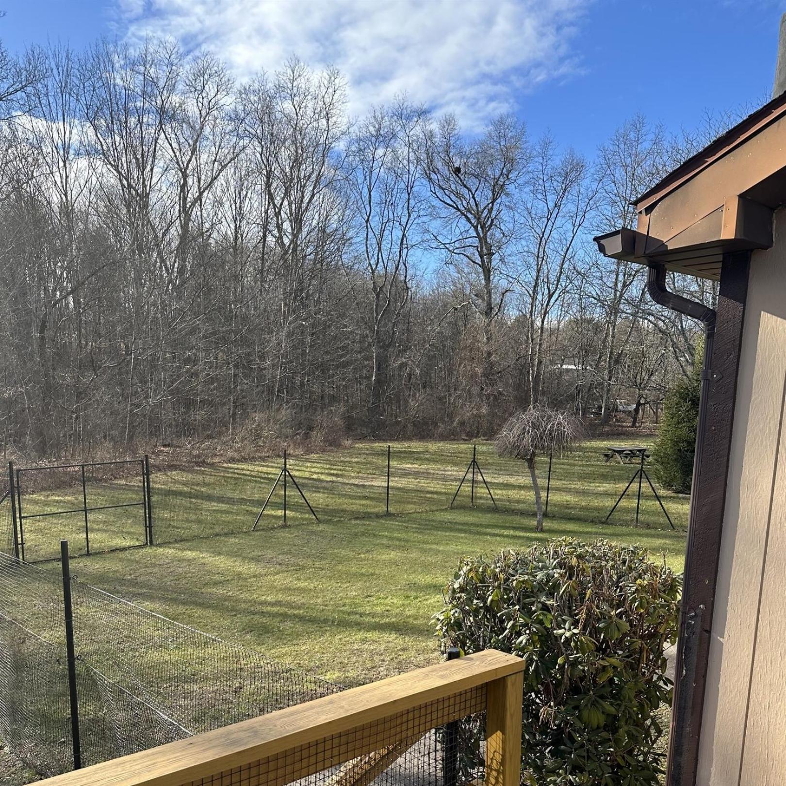 Fenced Yard Chalets From Good Dog Vacations At Big Valley Resort Sciota Bagian luar foto