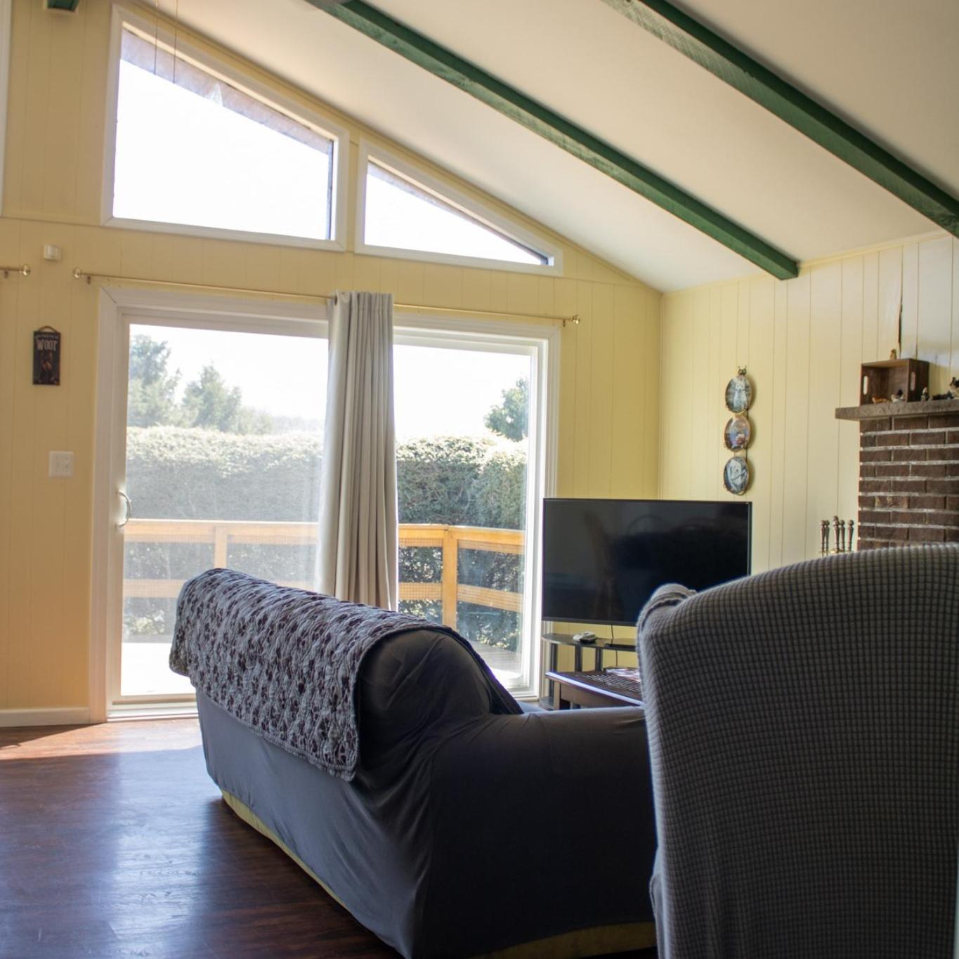 Fenced Yard Chalets From Good Dog Vacations At Big Valley Resort Sciota Bagian luar foto