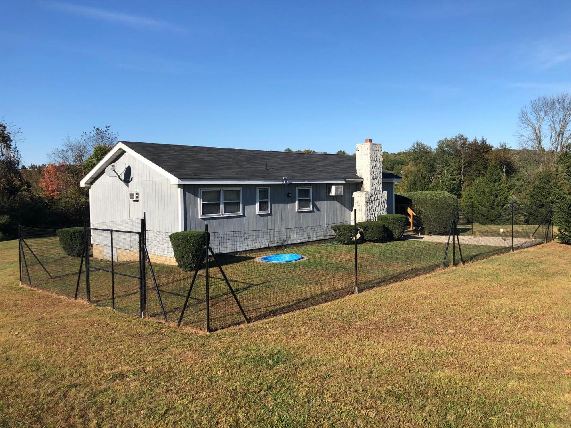 Fenced Yard Chalets From Good Dog Vacations At Big Valley Resort Sciota Bagian luar foto